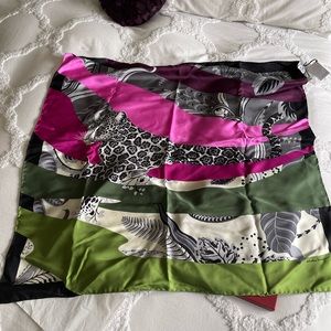 Salvatore Ferragamo scarf, 100% silk (model 0718384